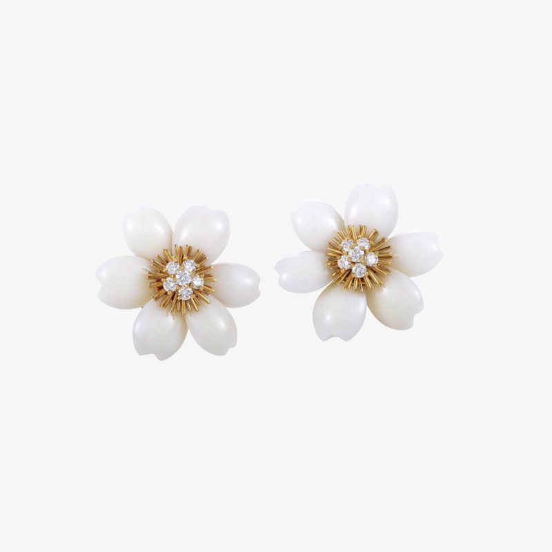 Van Cleef & Arpels Rose De Noel Diamond And White Coral Flower Yellow Gold
