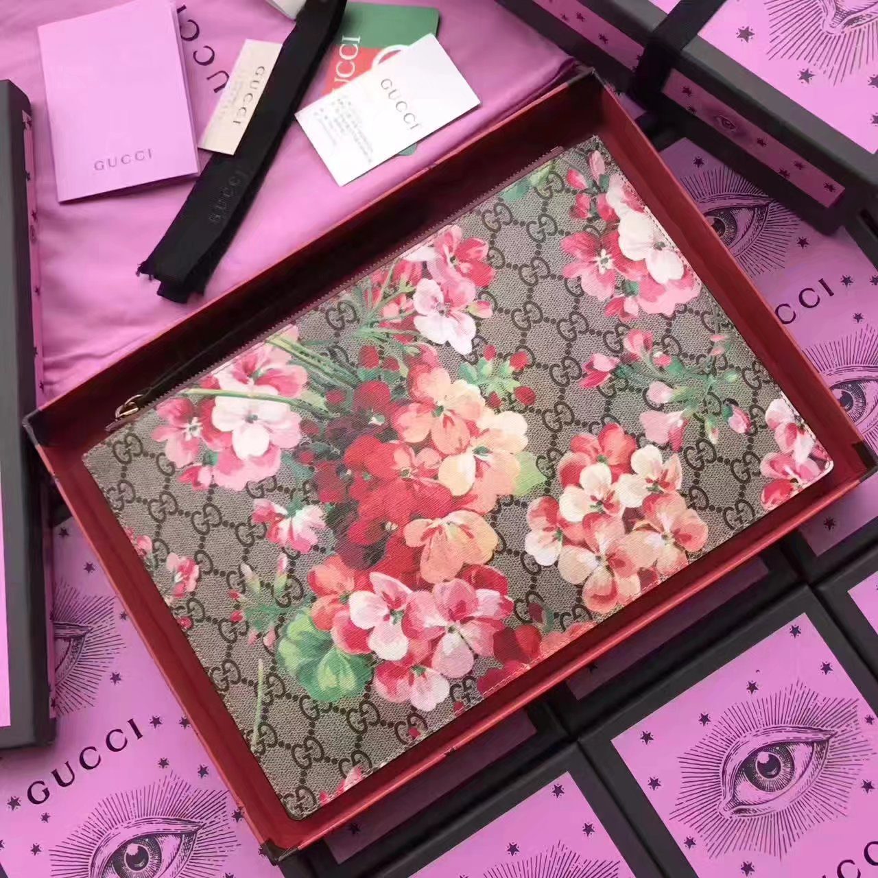 Gucci 451473 Blooms Print Soft GG Supreme Pouch