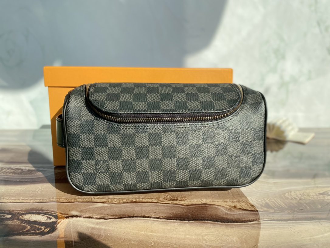 LOUIS VUITTON Mens Toilet Pouch Second Pouch Bag - image 1