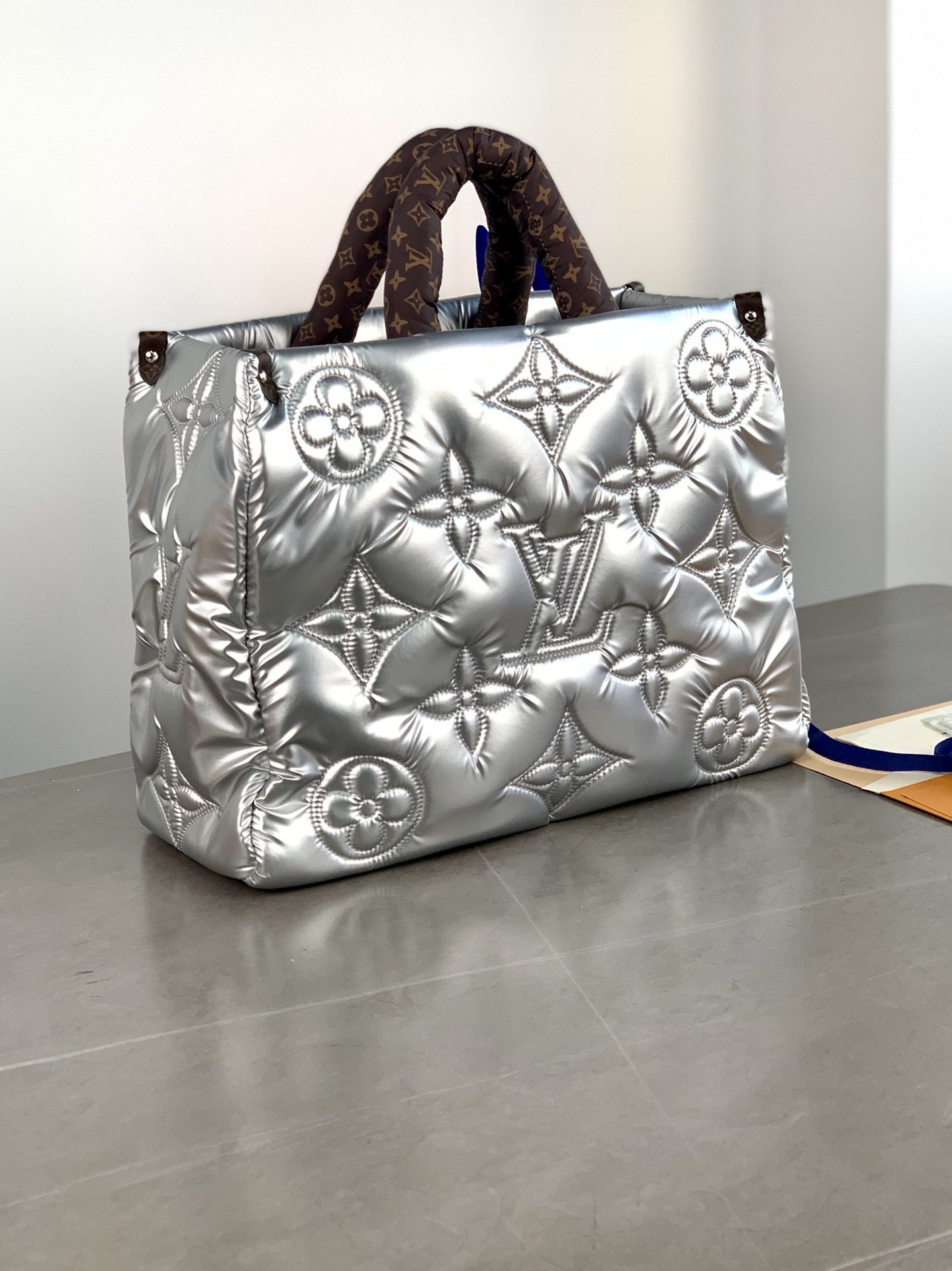 Louis Vuitton M21053 ONTHEGO MM Recycled Nylon Silver