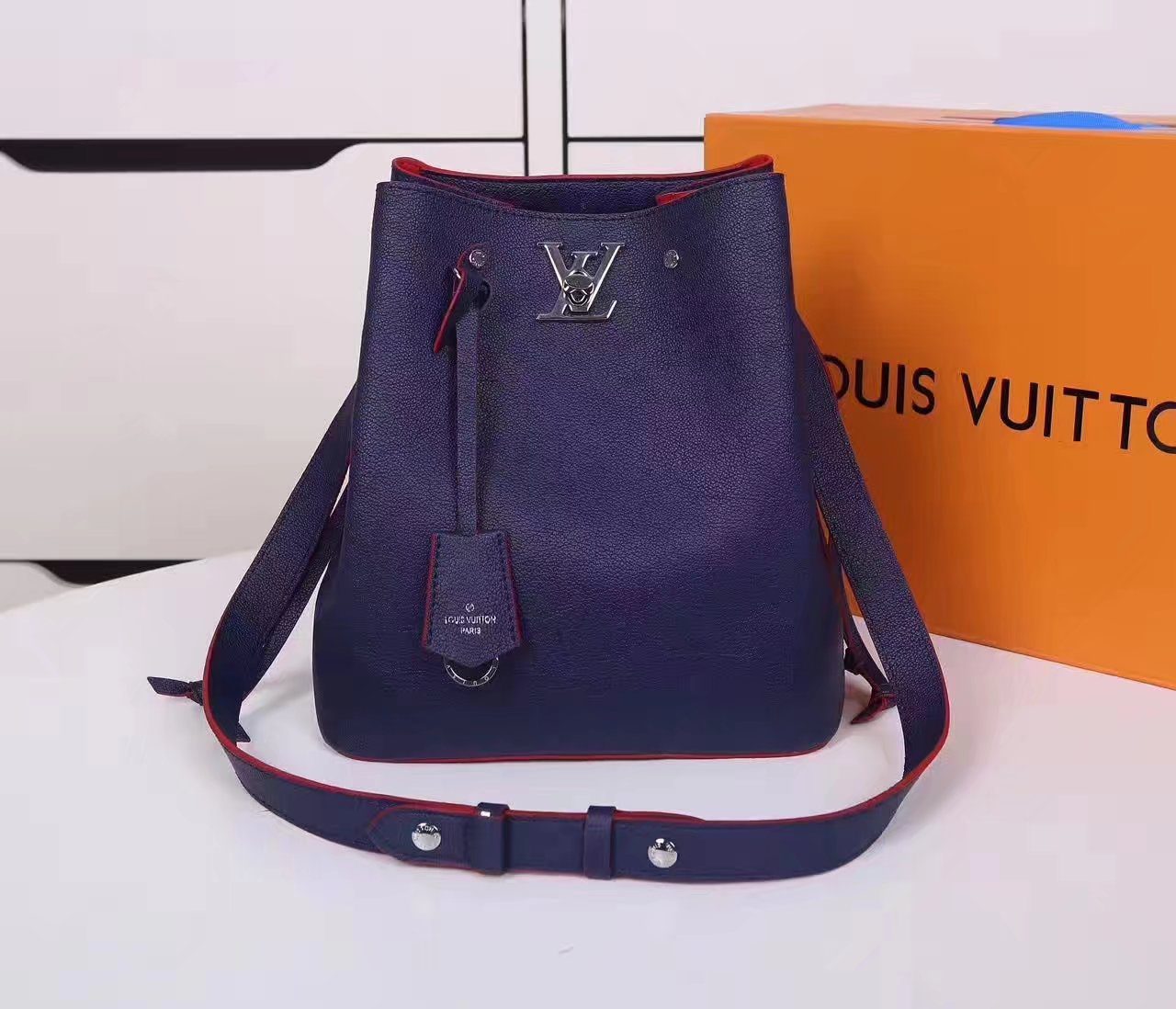 Louis Vuitton M54677 Lockme Bucket Soft Calfskin Exterior Blue