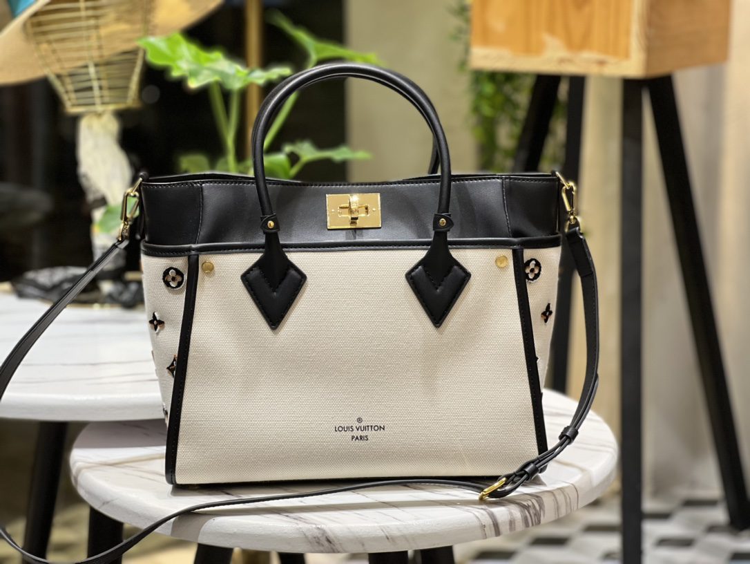 Louis Vuitton On My Side MM Bag In Canvas M59842