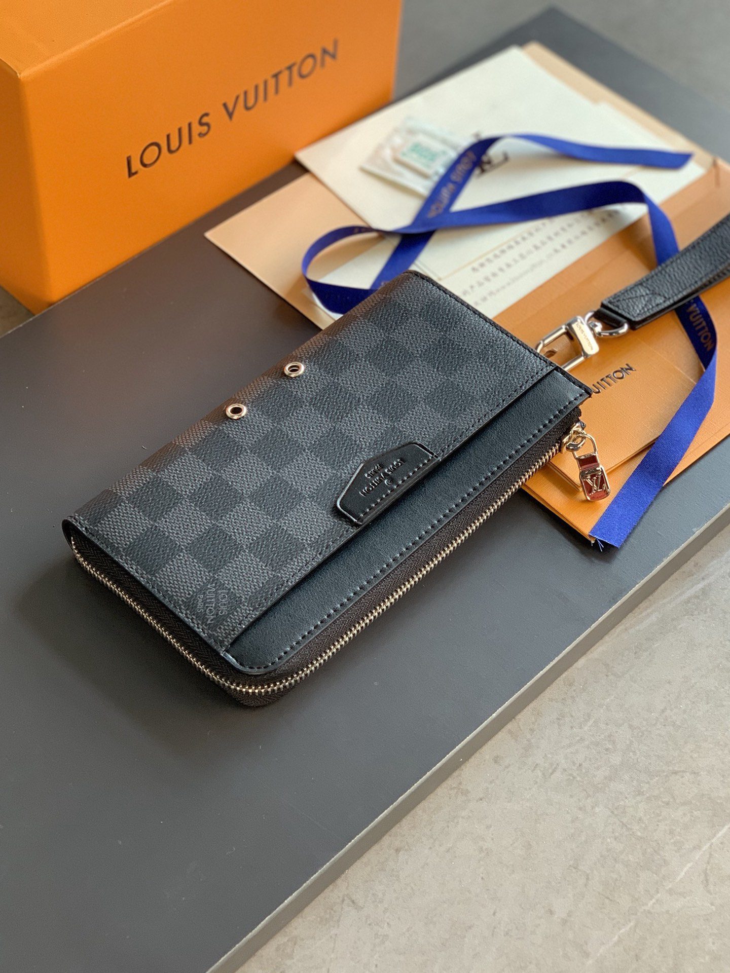 Louis Vuitton Zippy Dragonne Hand Bag Monogram Canvas M69407 - image 1