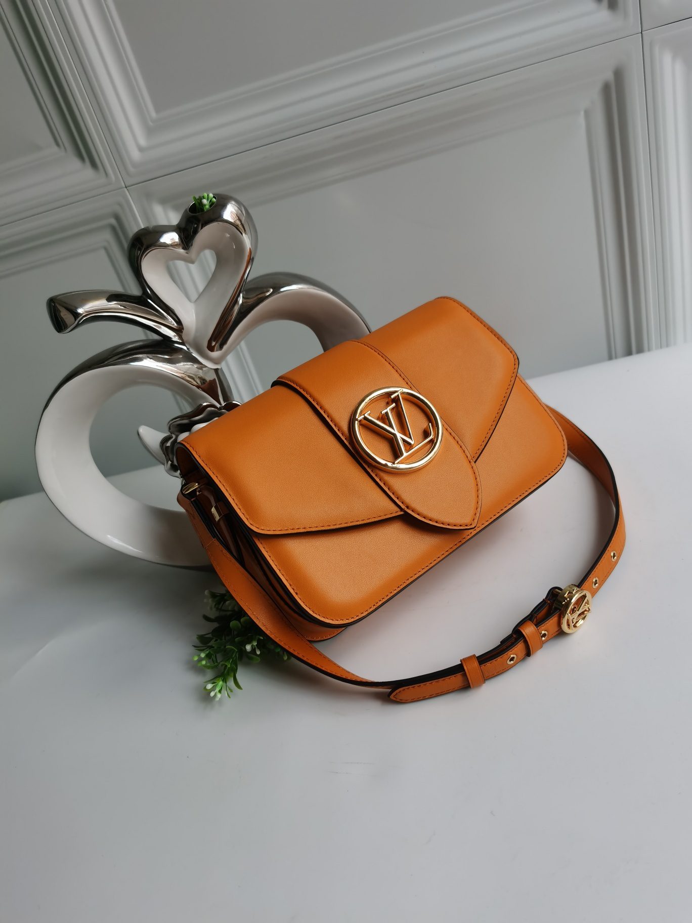 NEW Replica Louis Vuitton M55946 Pont 9 Handbag Smooth Leather Summer Gold
