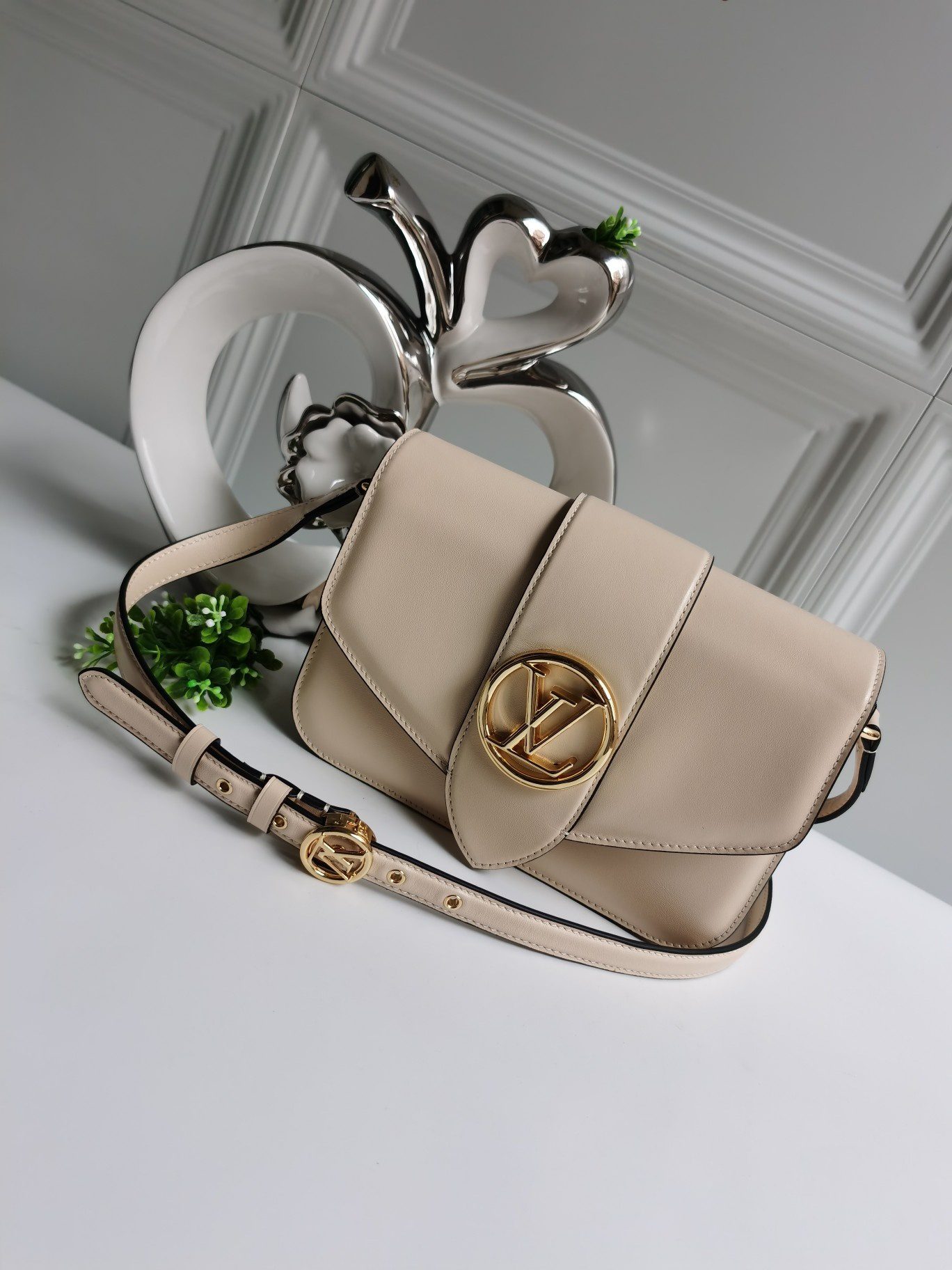 NEW Replica Louis Vuitton M55950 Pont 9 Handbag Smooth Leather Cream - image 1