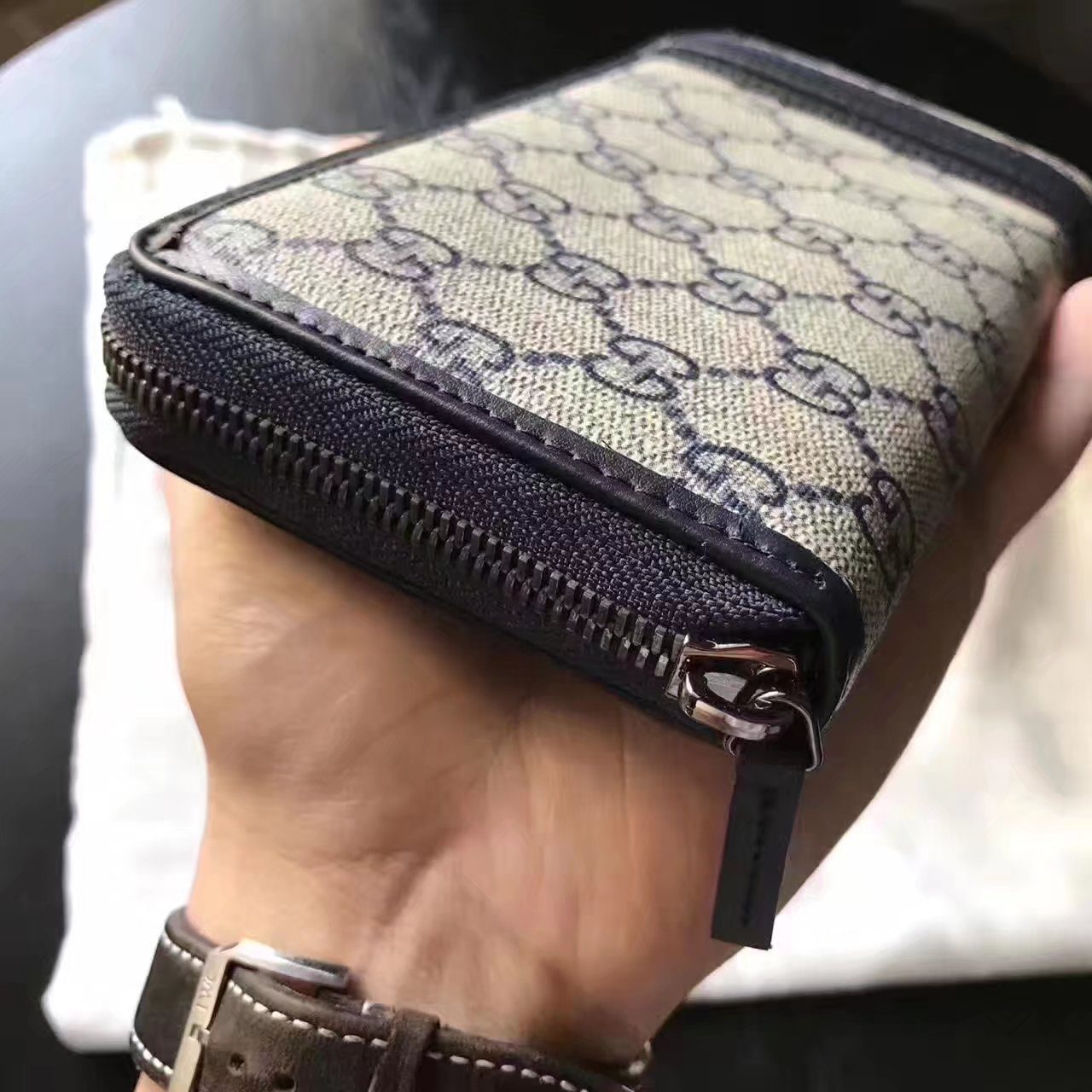 Original Quaility Gucci 291105 GG Supreme Zipper Wallet Coffee