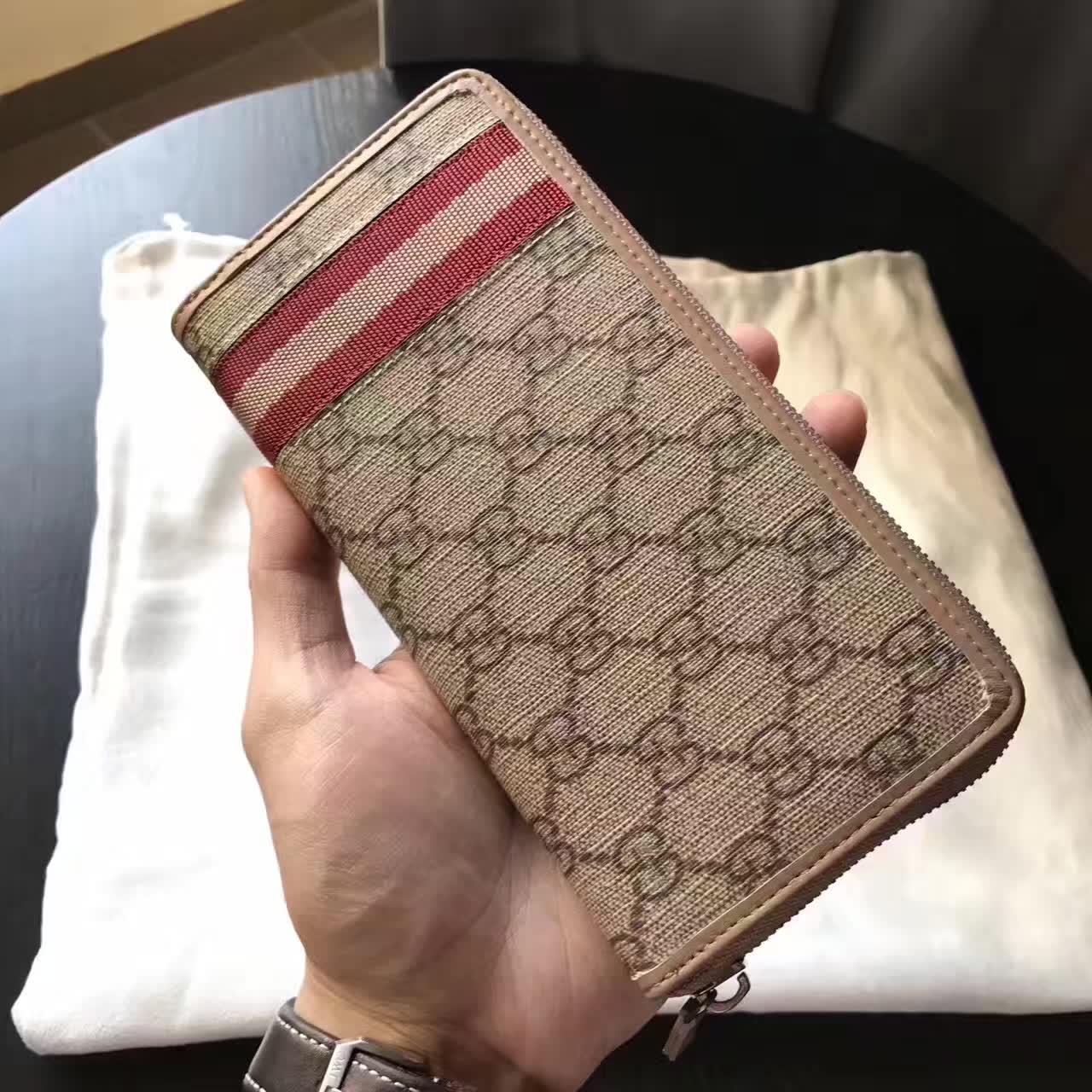 Original Quaility Gucci 291105 GG Supreme Zipper Wallet Blue
