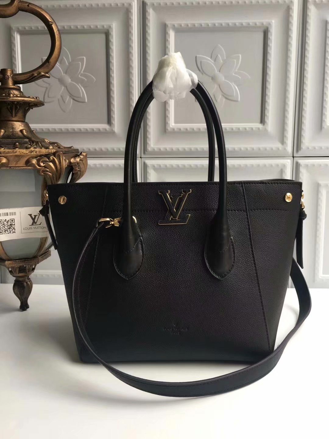 Replica Louis Vuitton M54843 Freedom Women Handbag Noir