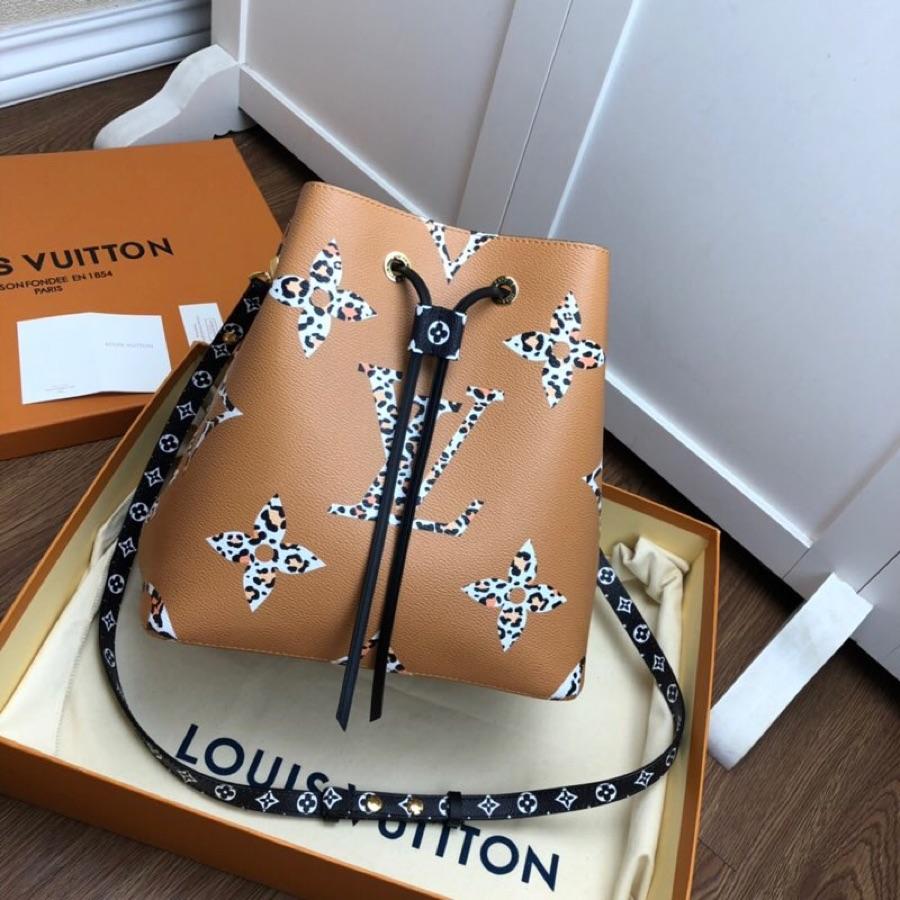 Replica Louis Vuitton Women NeoNoe Bucket Bag V Jungle Capsule Collection M44717 - image 1