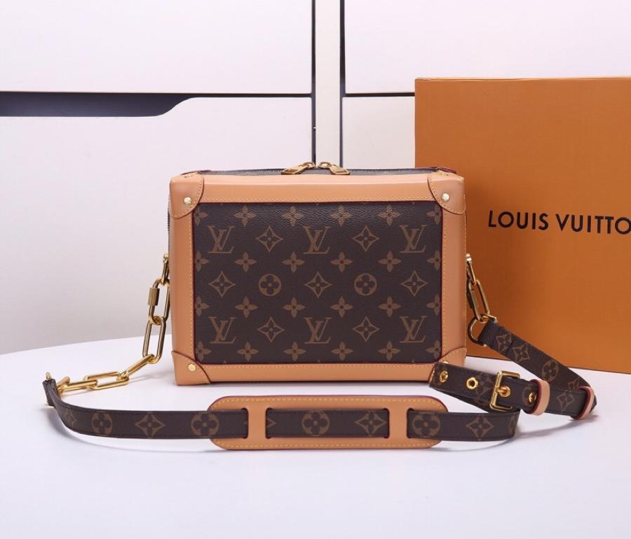 Replica Louis Vuitton Women Soft Trunk Messenger Bag M44660